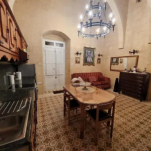 https://cozy-corner-house-in-valletta-authentic.hotelssaintjulians.com